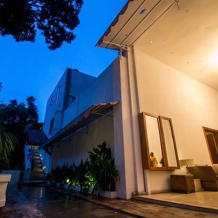 Sleek Hotel Kegalle Bagian luar foto