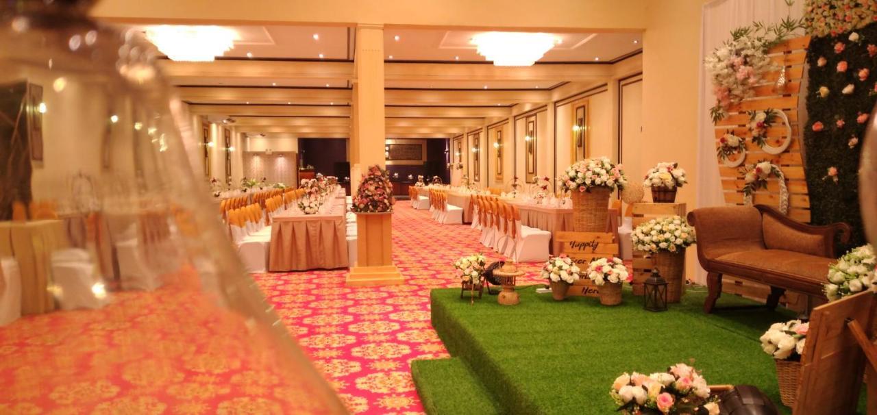 Sleek Hotel Kegalle Bagian luar foto