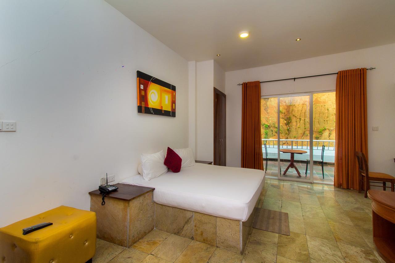 Sleek Hotel Kegalle Bagian luar foto