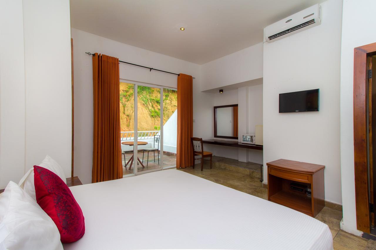 Sleek Hotel Kegalle Bagian luar foto